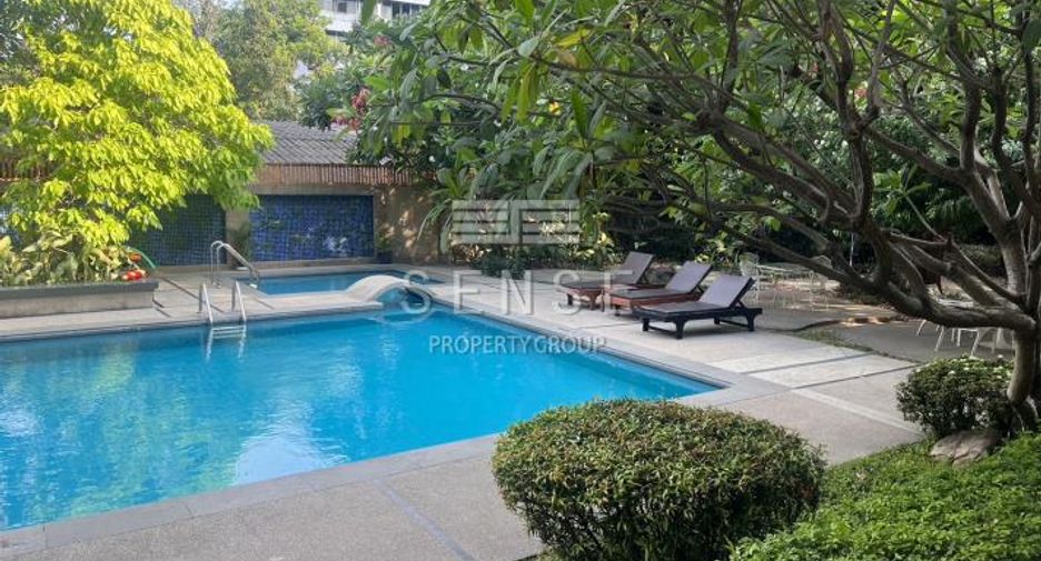 For rent 3 bedrooms condo in Sathon, Bangkok