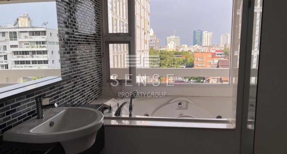 For rent 3 bedrooms condo in Sathon, Bangkok