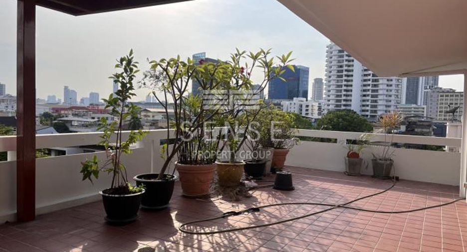 For rent 3 bedrooms condo in Sathon, Bangkok