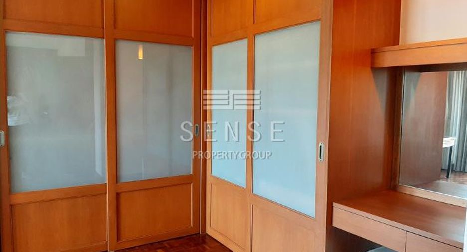 For rent 3 bedrooms condo in Sathon, Bangkok