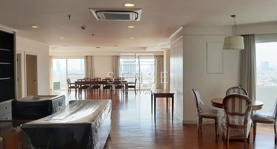For rent 4 bedrooms condo in Sathon, Bangkok