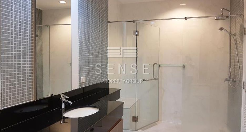 For rent 4 bedrooms condo in Sathon, Bangkok
