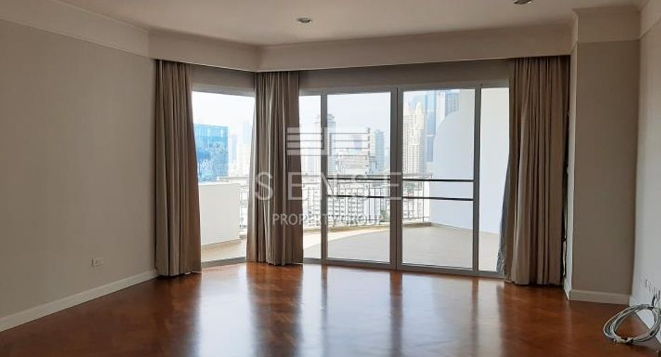 For rent 4 bedrooms condo in Sathon, Bangkok