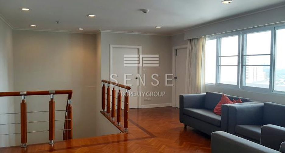 For rent 4 bedrooms condo in Sathon, Bangkok