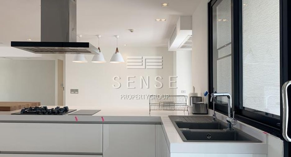For rent 3 bedrooms condo in Watthana, Bangkok