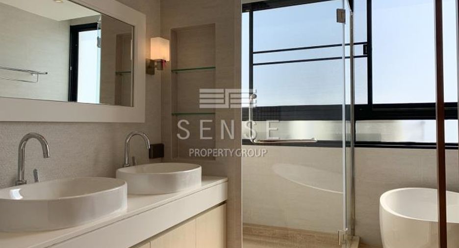 For rent 3 bedrooms condo in Watthana, Bangkok