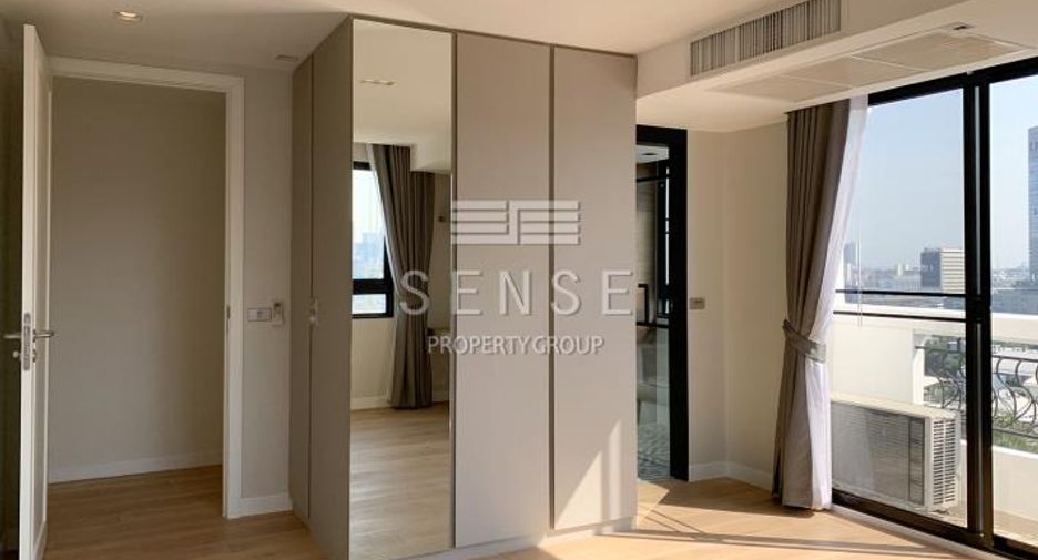 For rent 3 bedrooms condo in Watthana, Bangkok