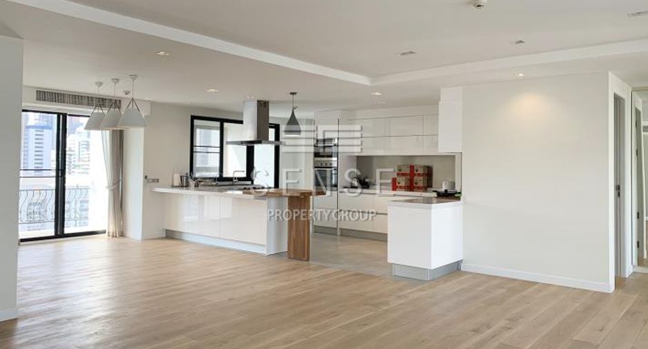 For rent 3 bedrooms condo in Watthana, Bangkok