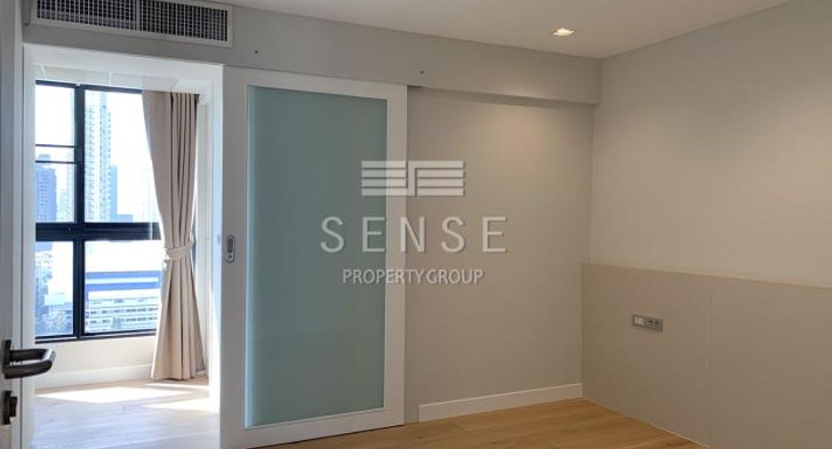 For rent 3 bedrooms condo in Watthana, Bangkok