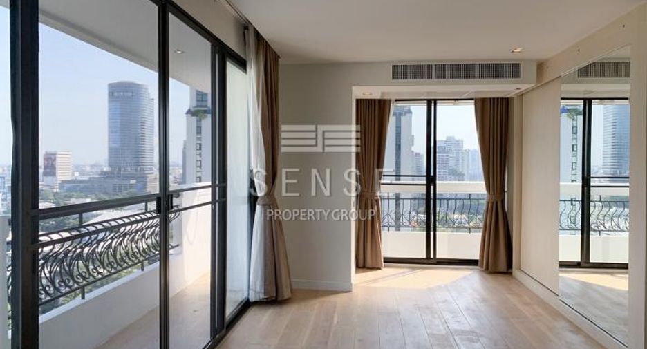 For rent 3 bedrooms condo in Watthana, Bangkok