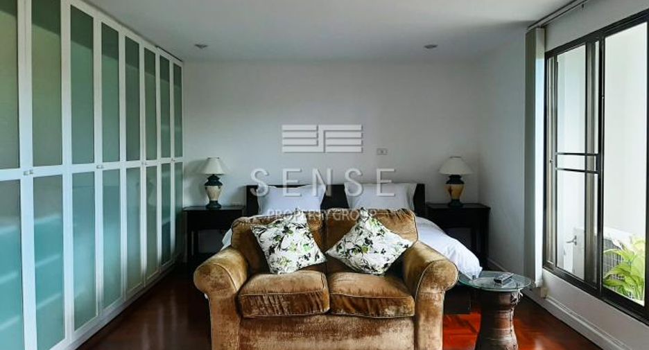 For rent 3 bedrooms condo in Pathum Wan, Bangkok