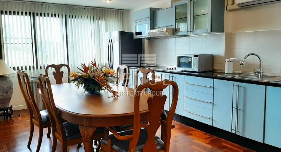 For rent 3 bedrooms condo in Pathum Wan, Bangkok