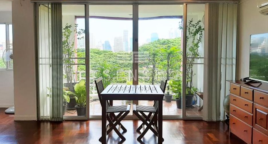 For rent 3 bedrooms condo in Pathum Wan, Bangkok