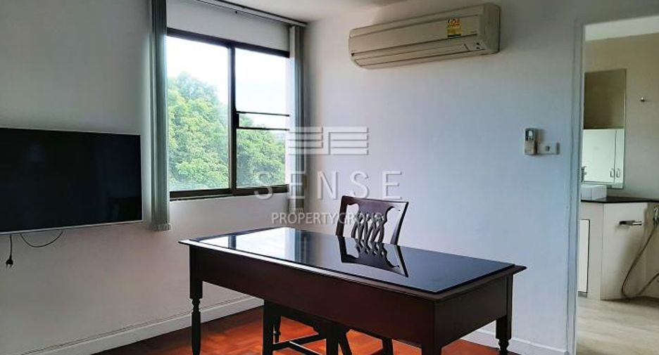 For rent 3 bedrooms condo in Pathum Wan, Bangkok