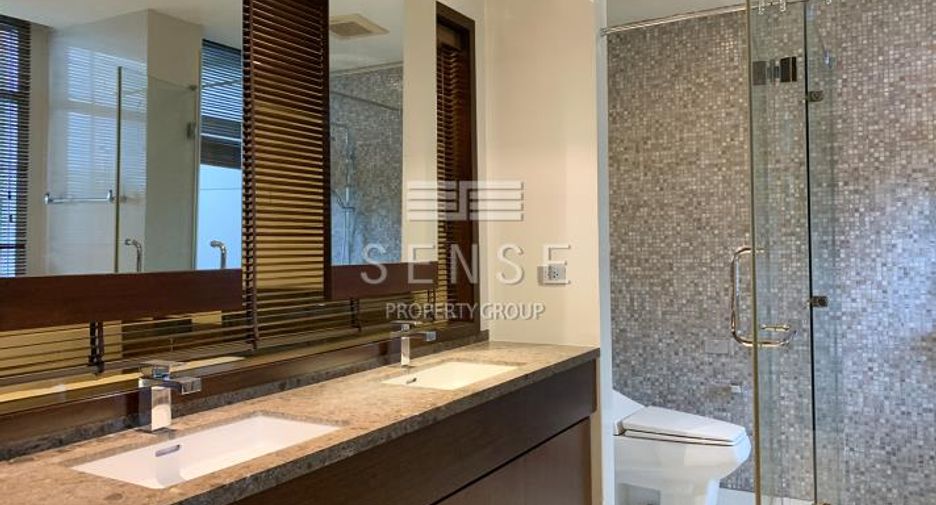 For rent 3 bedrooms condo in Yan Nawa, Bangkok