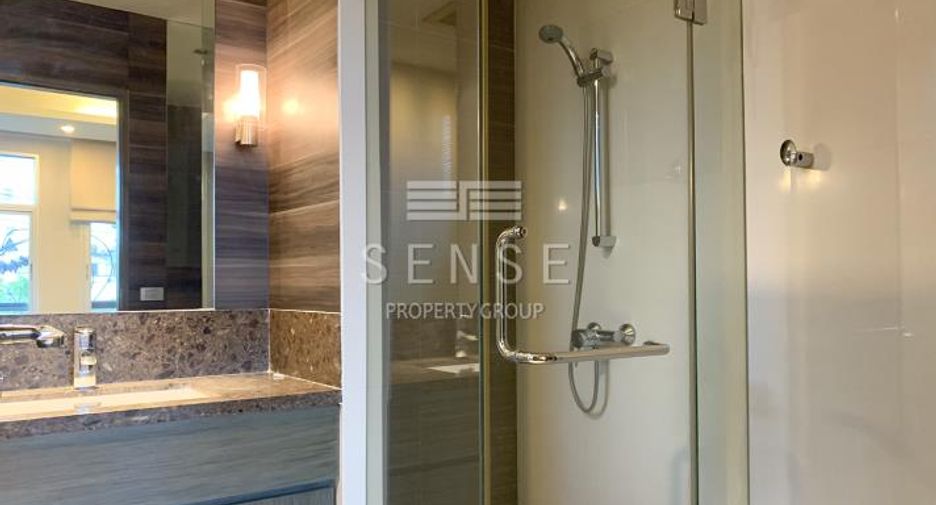 For rent 3 bedrooms condo in Yan Nawa, Bangkok