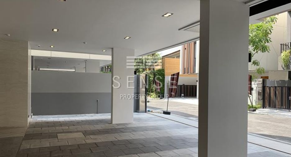 For sale 4 bedrooms house in Watthana, Bangkok