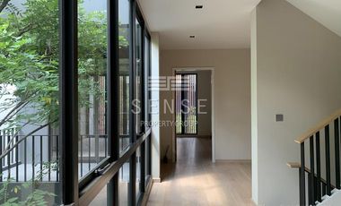 À vendre 4 chambres maison à Watthana, Bangkok