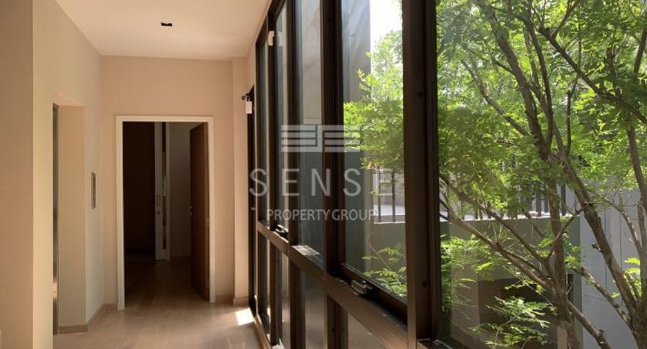 For sale 4 bedrooms house in Watthana, Bangkok