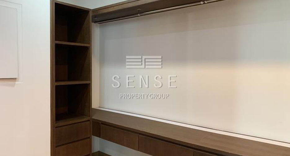 For rent 4 bedrooms condo in Khlong Toei, Bangkok