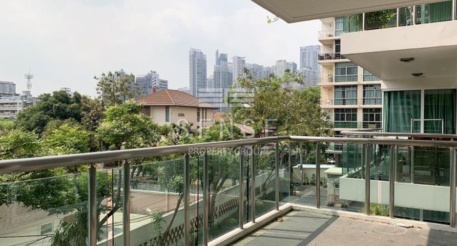 For rent 4 bedrooms condo in Khlong Toei, Bangkok