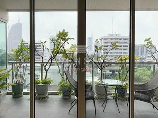 For rent 4 bedrooms condo in Khlong Toei, Bangkok