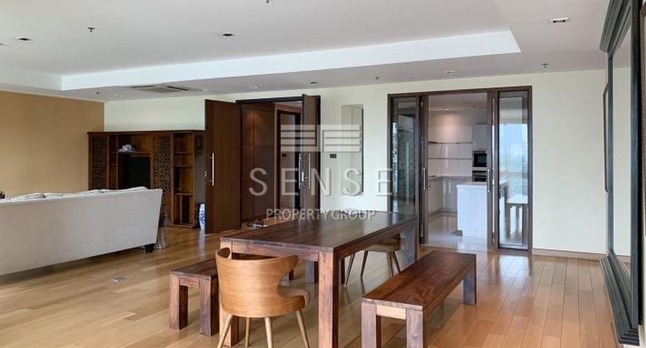 For rent 4 bedrooms condo in Khlong Toei, Bangkok