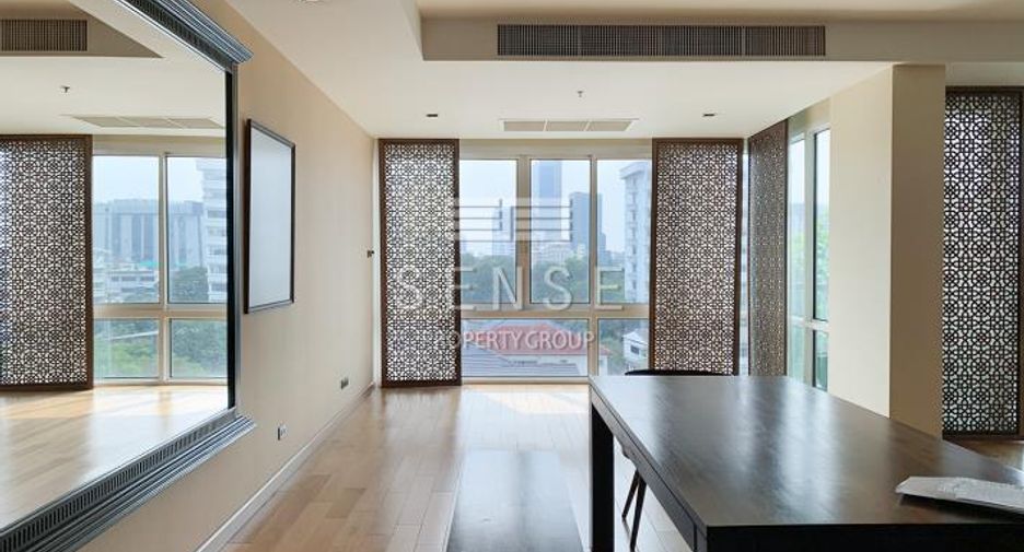 For rent 4 bedrooms condo in Khlong Toei, Bangkok