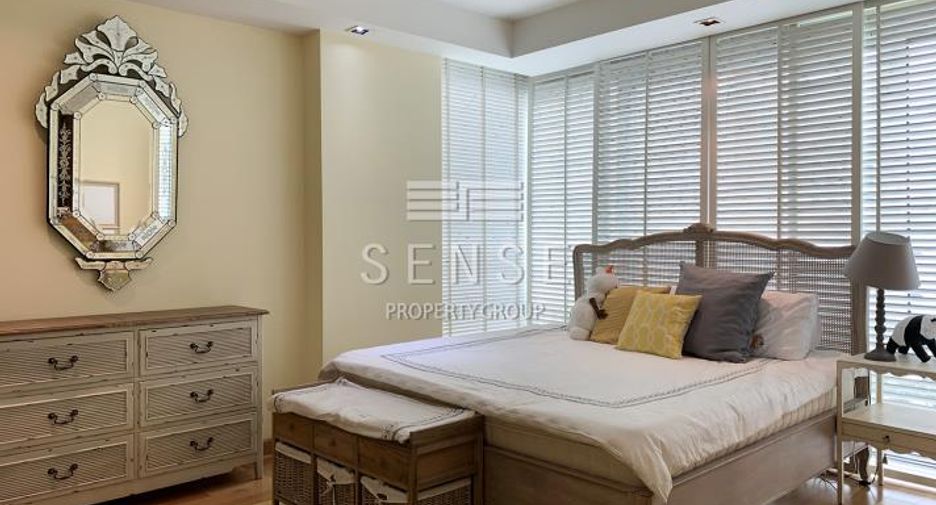 For rent 4 bedrooms condo in Khlong Toei, Bangkok