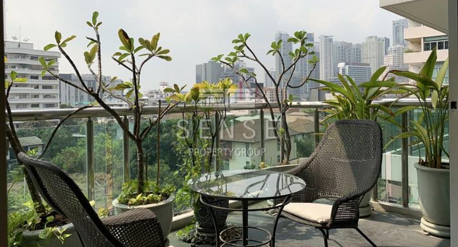 For rent 4 bedrooms condo in Khlong Toei, Bangkok