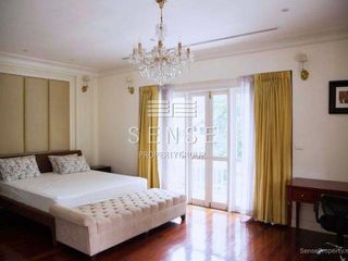 Haus zur Miete mit 4 Zimmer in Khlong Toei, Bangkok