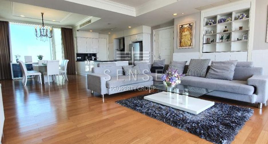 For rent 4 bedrooms condo in Watthana, Bangkok