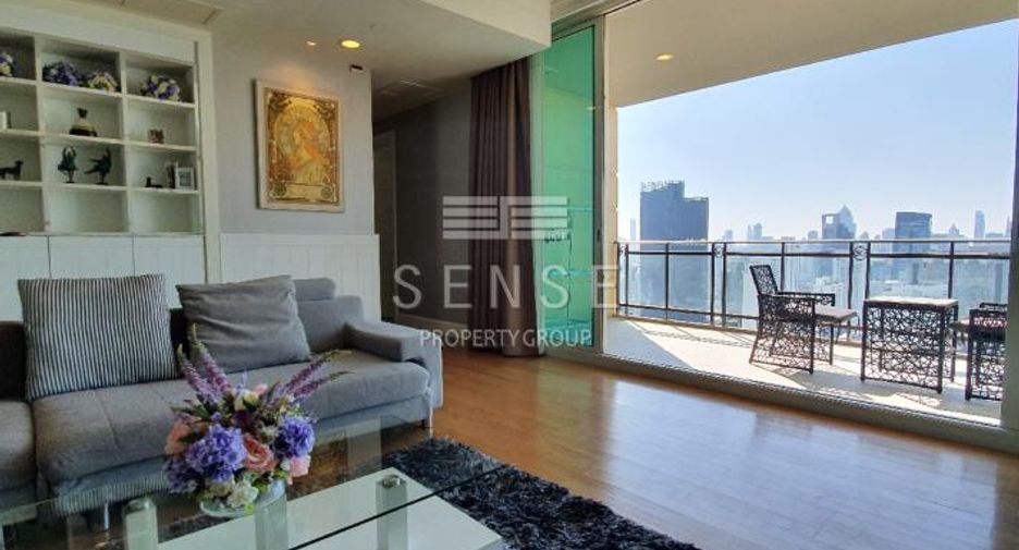 For rent 4 bedrooms condo in Watthana, Bangkok