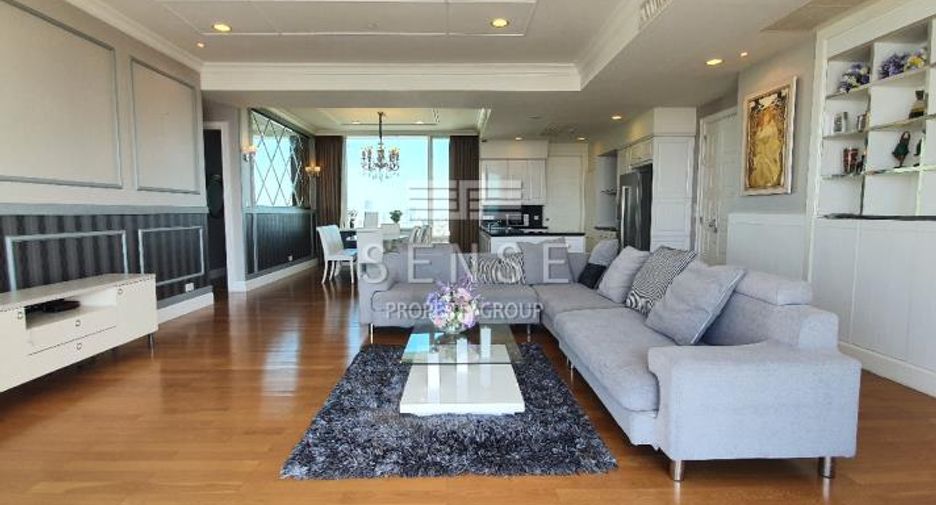 For rent 4 bedrooms condo in Watthana, Bangkok
