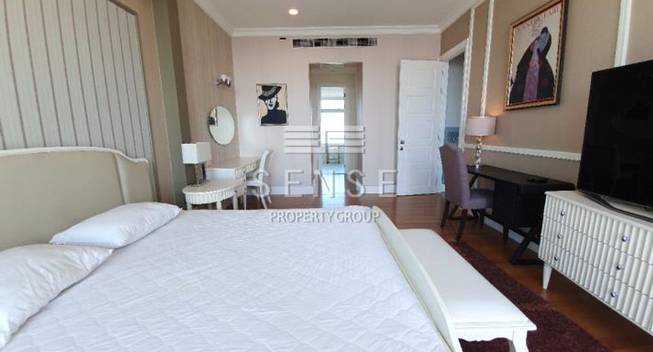 For rent 4 bedrooms condo in Watthana, Bangkok