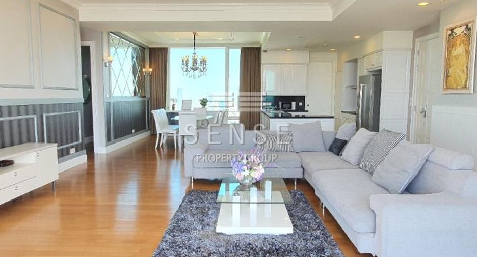 For rent 4 bedrooms condo in Watthana, Bangkok