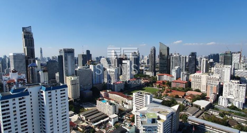 For rent 4 bedrooms condo in Watthana, Bangkok
