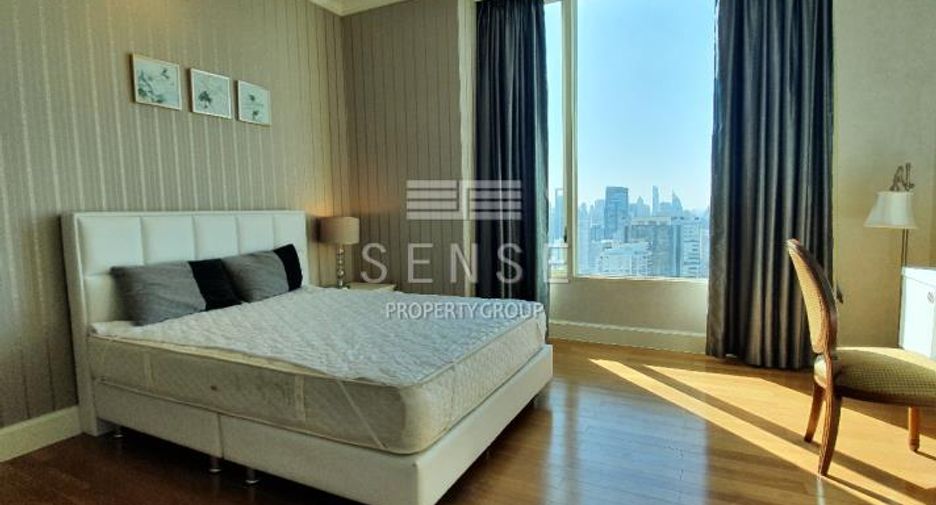 For rent 4 bedrooms condo in Watthana, Bangkok