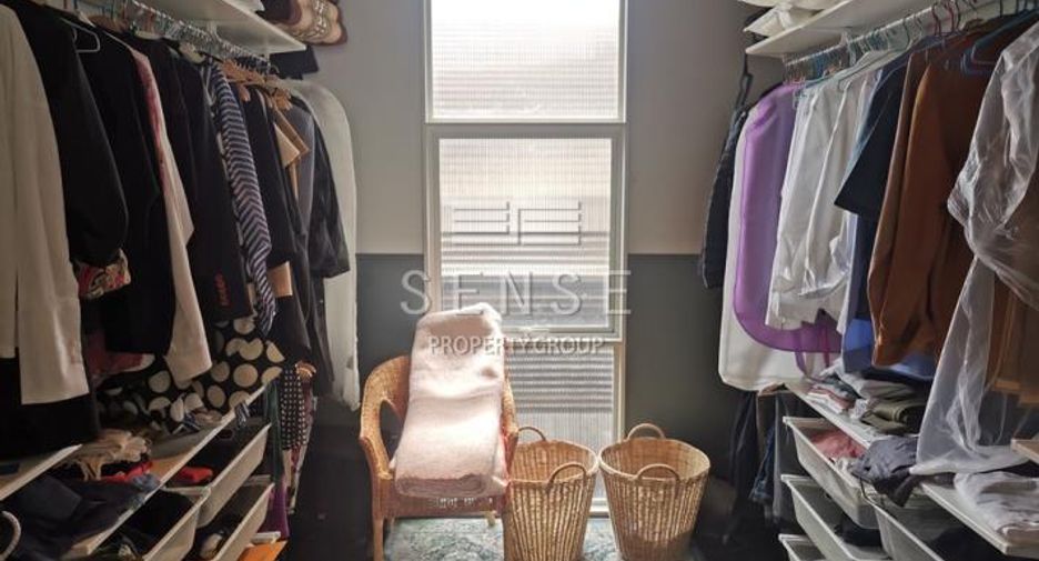 For sale and for rent 3 bedrooms townhouse in Watthana, Bangkok
