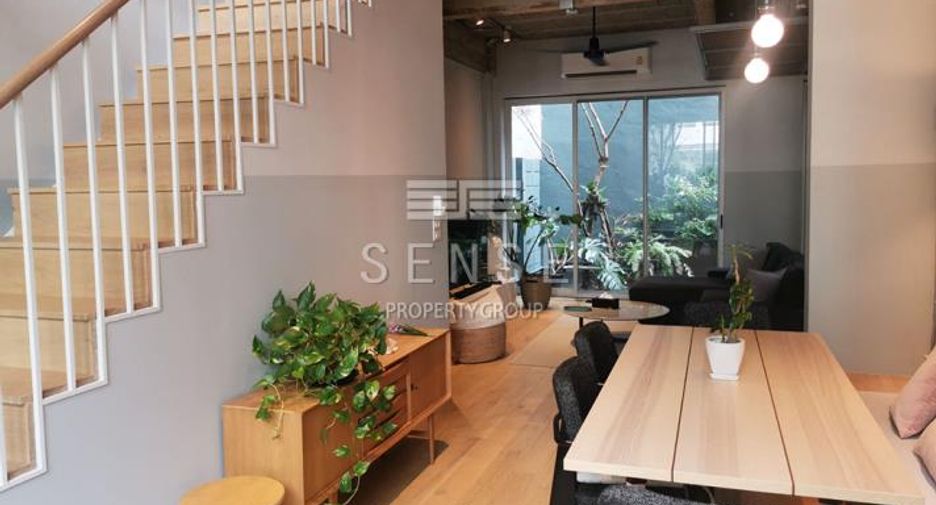 For sale and for rent 3 bedrooms townhouse in Watthana, Bangkok