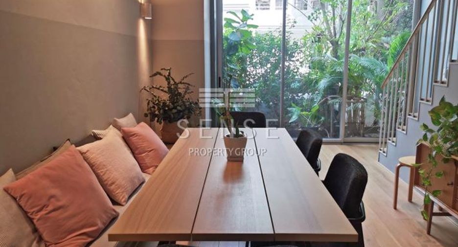 For sale and for rent 3 bedrooms townhouse in Watthana, Bangkok