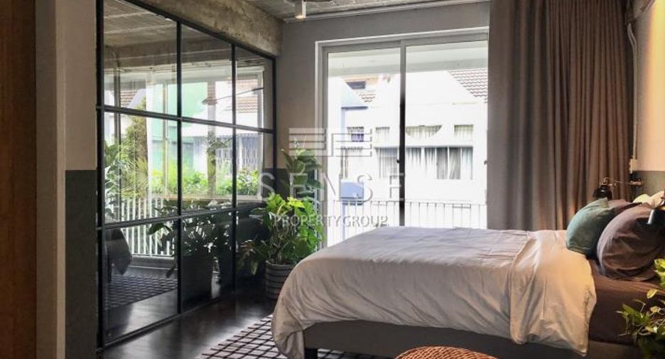 For sale and for rent 3 bedrooms townhouse in Watthana, Bangkok
