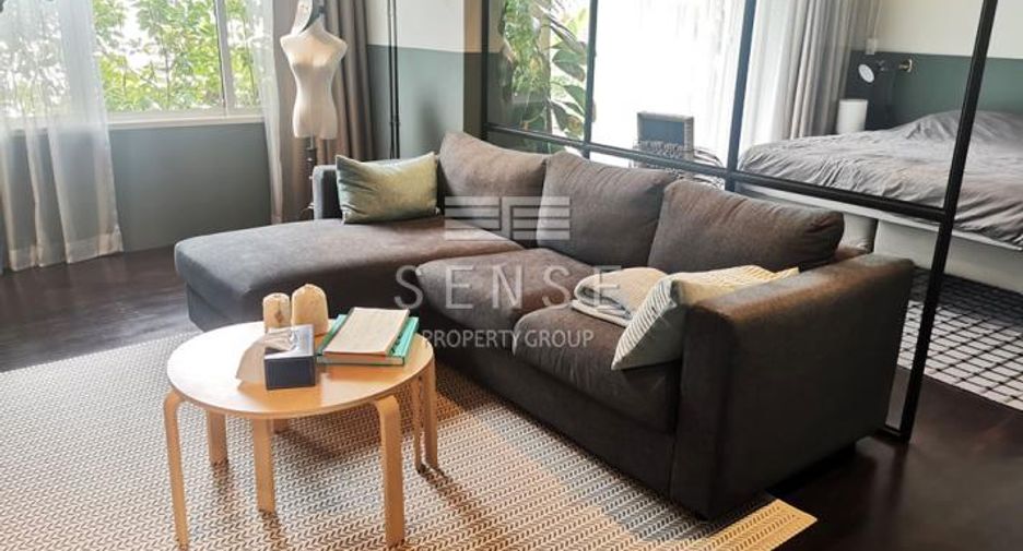 For sale and for rent 3 bedrooms townhouse in Watthana, Bangkok