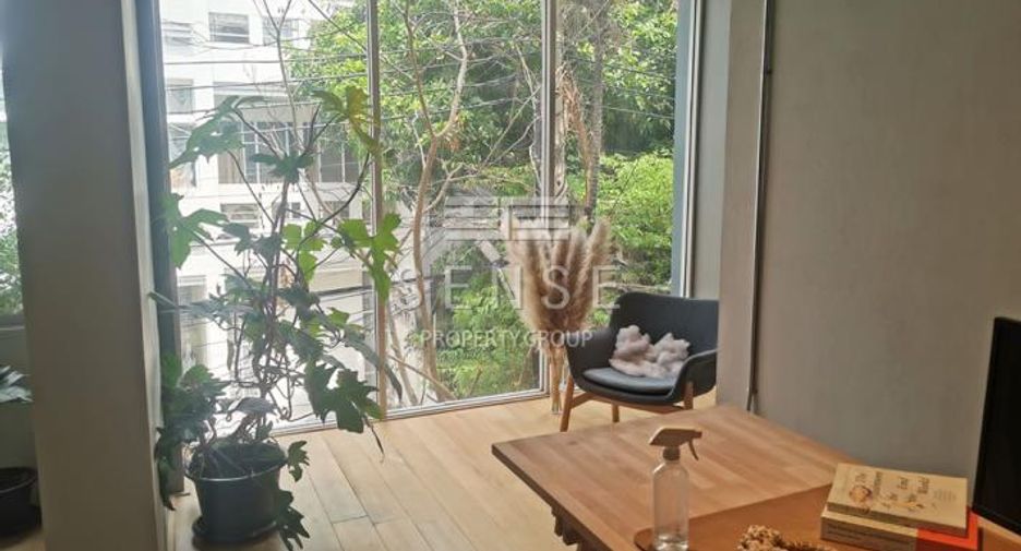 For sale and for rent 3 bedrooms townhouse in Watthana, Bangkok