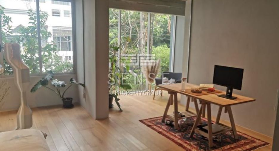 For sale and for rent 3 bedrooms townhouse in Watthana, Bangkok