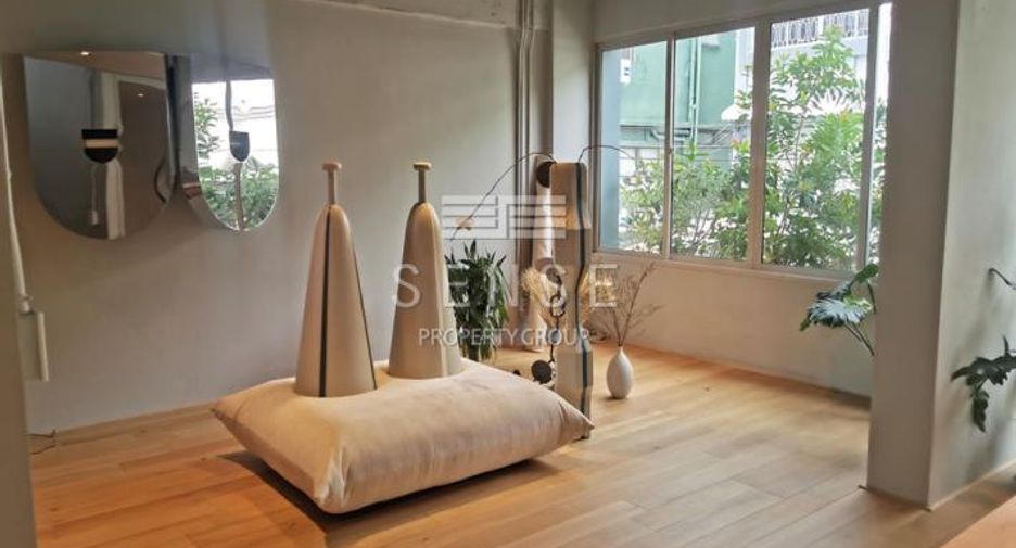 For sale and for rent 3 bedrooms townhouse in Watthana, Bangkok