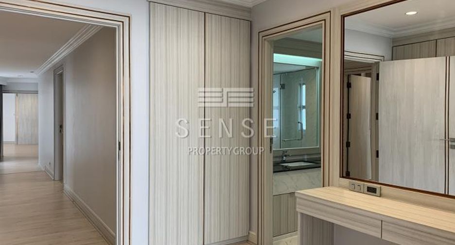 For rent 4 bedrooms condo in Khlong Toei, Bangkok