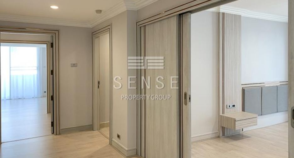 For rent 4 bedrooms condo in Khlong Toei, Bangkok