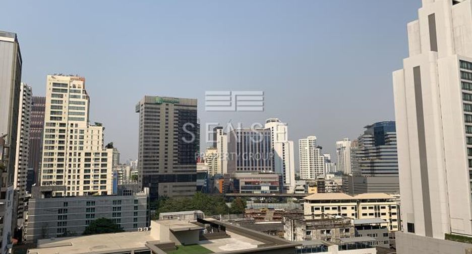 For rent 4 bedrooms condo in Khlong Toei, Bangkok