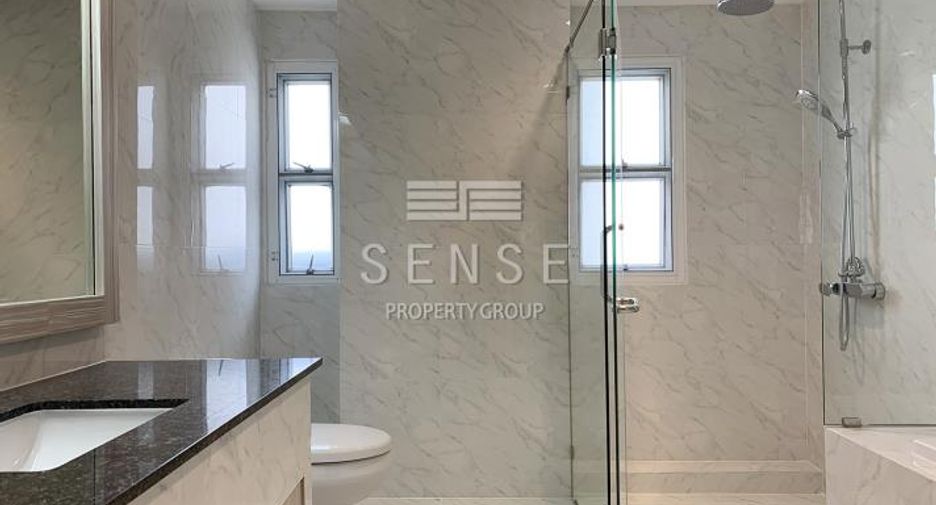 For rent 4 bedrooms condo in Khlong Toei, Bangkok